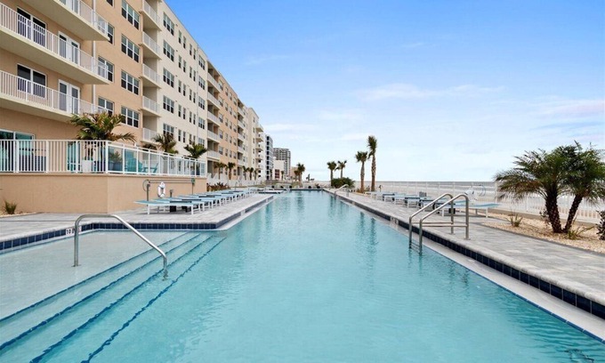 Seabreeze Park Condo | Oceanfront Oasis Daytona Beach 1BR/1BA - Lot View - 202
