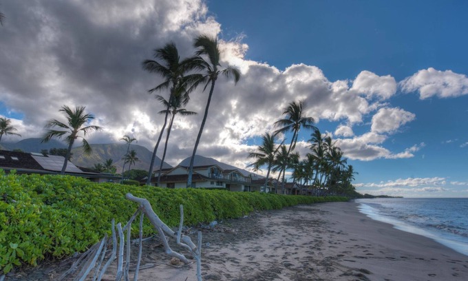 Downtown Lahaina House | OCEANFRONT PUAMANA 136-1 - FUN IN THE SUN!