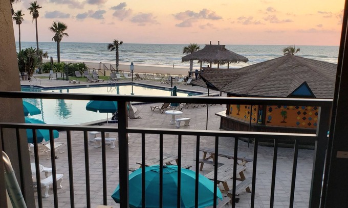 Bridgeport Heights Apartment | OCEANFRONT PROPERTY!