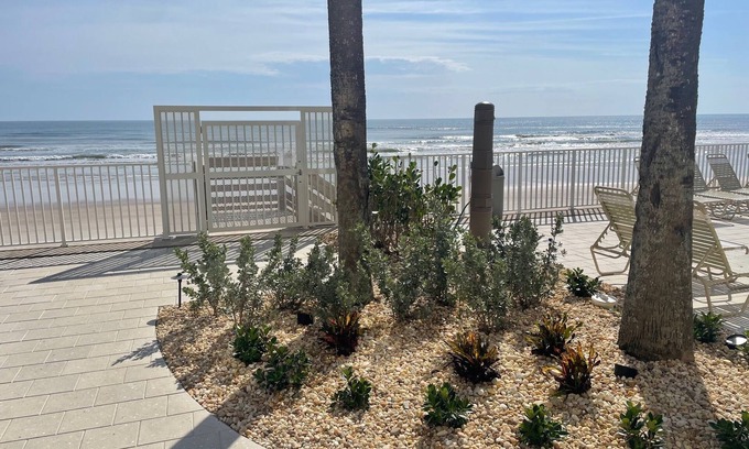 Bridgeport Heights Apartment | Oceanfront Condo in Daytona Beach Shores