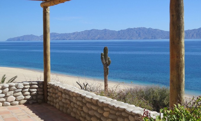 El Sargento House | Oceanfront w/private beach access El Sargento/La Ventana, 4bd, 3 ba w/lockout