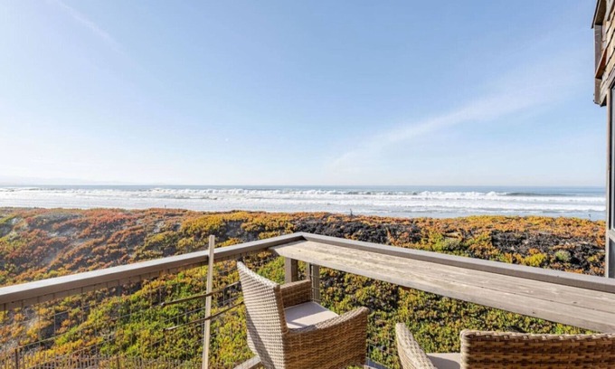 Watsonville House | Oceanfront With Views & Privacy