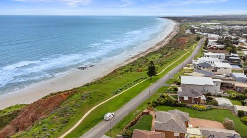 Sellicks Beach House | Oceans 19 by Wine Coast Holidays
