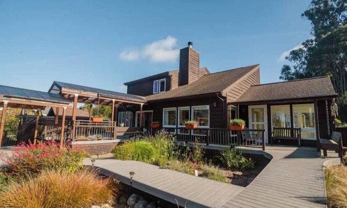 Fort Bragg House | Oceanside Oasis 4br&4ba with Game Room