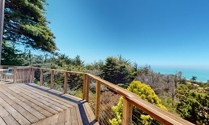 Gualala House | Oceanview house with enclosed private yard - dog friendly