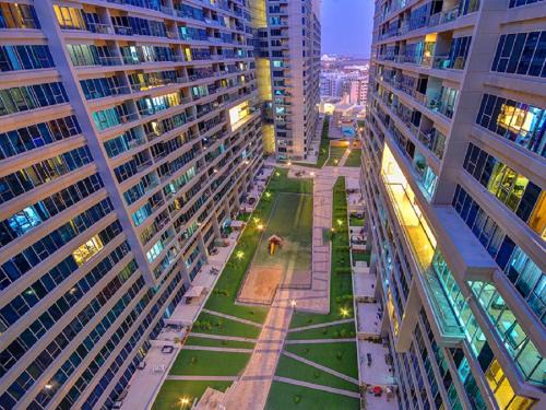 Dubai Apartment | Octavius Holiday Home, Large 2 Bedroom Apartment near Global Village & Outlet Mall