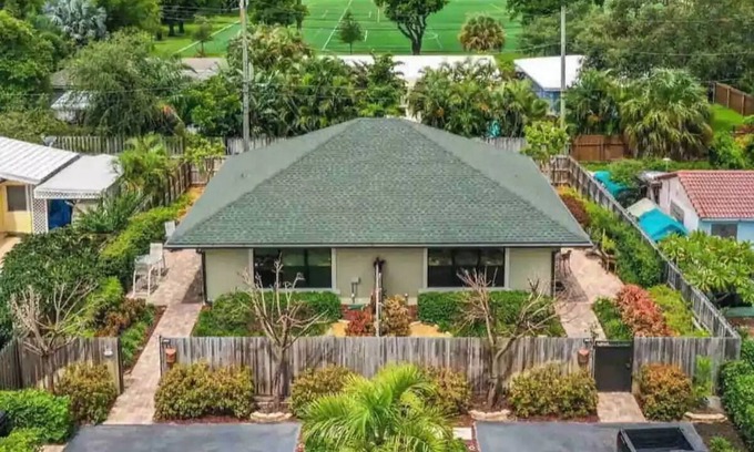 Victoria Park House | ❤️of Downtown/Duplex in Victoria Park!❤️