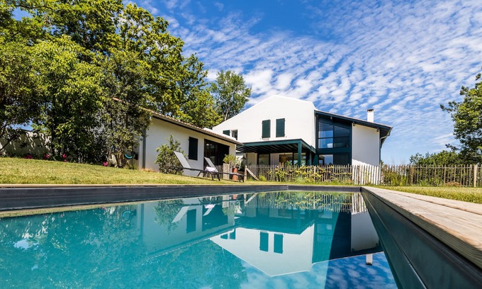 Arbonne Villa | OIHAN KEYWEEK Amazing villa in quiet area with heated pool in Arbonne