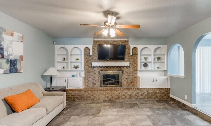 Oklahoma City House | OKC - NW 91st · Private Home - Quiet Neighborhood - Pet-Friendly