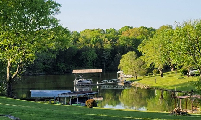 Mount Juliet House | Old Hickory Lakefront home-lots of space for all-Nashville & Airport close