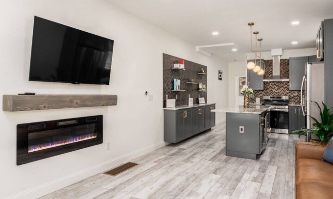 Olde Towne East House | Old Town East Luxury Escape