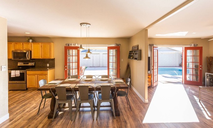 Scottsdale Estates Ten House | Old Town Scottsdale! - 13beds! + Pool + Fire Pit + BBQ+ Shopping