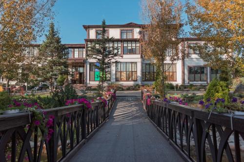 Hvozdiv Resort | Olympic Village