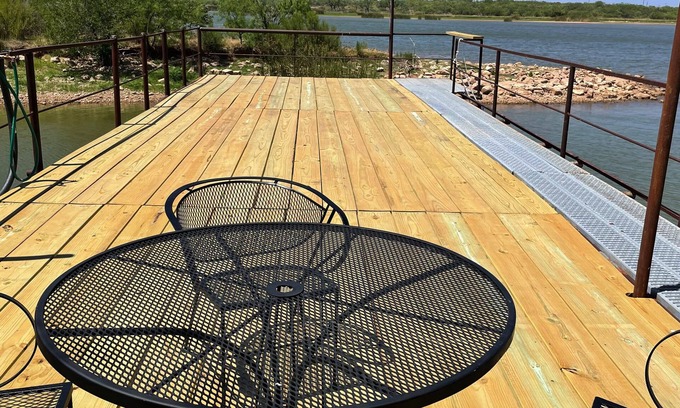Abilene House | On Lake Fort Phantom Hill Lake with a dock out to the water!