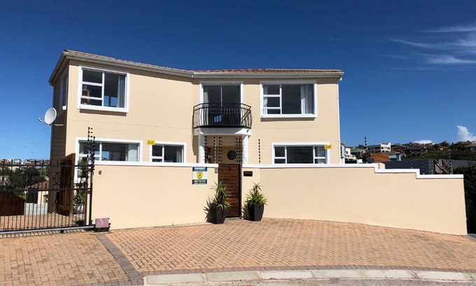 Jeffreys Bay House | 'On Point' Beach House - Jeffreys Bay