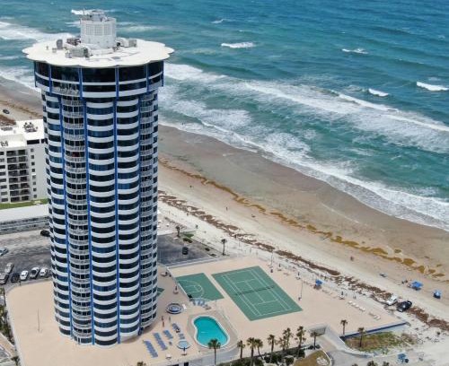 Daytona Beach Shores Apartment | On the Beach-2/Br 2/Bath, 26th floor! Spectacular views of Ocean & River