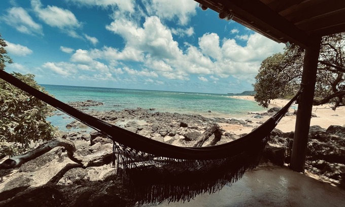 Haleiwa Apartment | ON THE SAND! Chuns Reef Beach House - Oceanfront Studio - A/C - Beach Toys