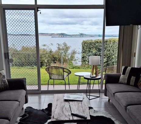 Port Lincoln Apartment | ON THE WATERS EDGE
