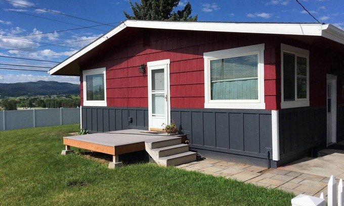 Kalispell House | "On the Way" to Montana beauty: Glacier Park, Ski resorts, Flathead lake & more!