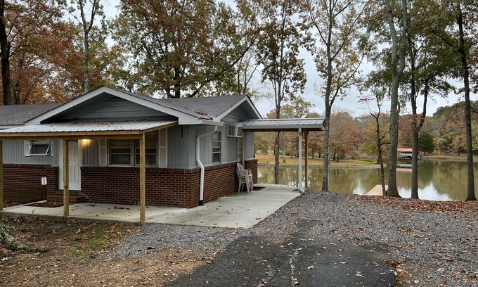 Cedar Bluff House | On Weiss Lake with pier and close to boat ramp