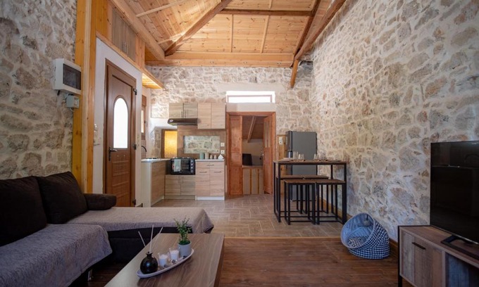 Pythagorion House | Once upon a rock