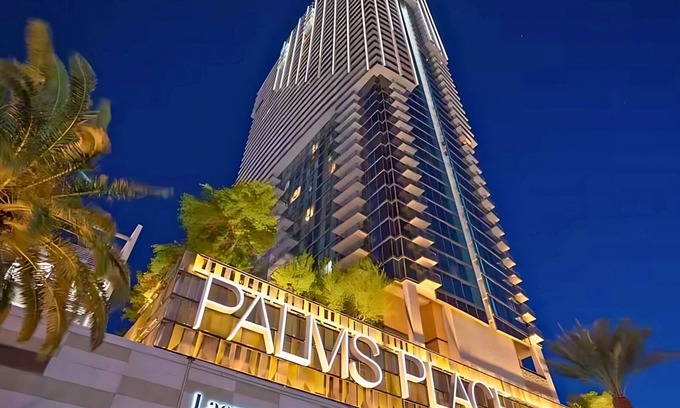 Las Vegas Apartment | One Bedroom | 1.5 Baths & Living Room | Jet Tub – Palms Place StripSuite