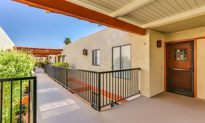 Sunrise Vista Chino Condo | One Bedroom Fully Furnished Central Palm Springs Condo