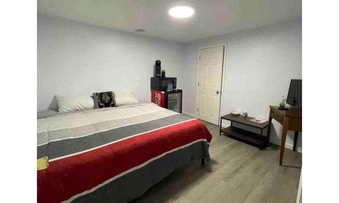 Chesterfield House | One bedroom with attached bath for one guest ony.