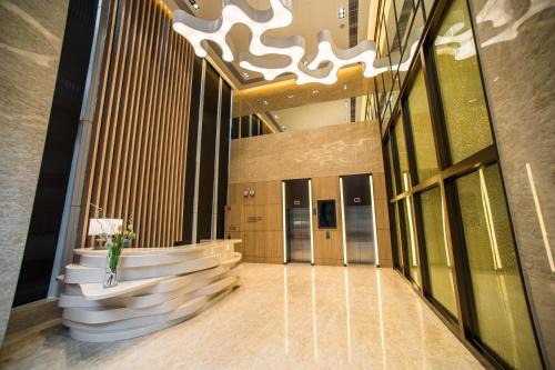Mong Kok Hotel | One Dundas