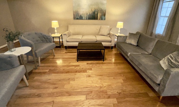 Alabaster House | One Level, 2 bed, 2 bath, walk dist. to hospital