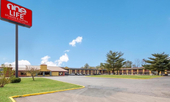 Evansville Hotel | ONE LIFE STUDIOS