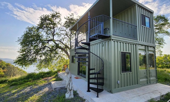 Angels Camp House | One of a kind modern Tiny Home in lush vineyard setting- unit B upstairs
