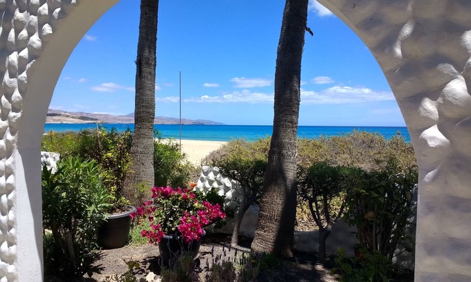 Bahia Calma House | Only 1 meter from the beach! Beach bungalow for 6 persons! Children free!