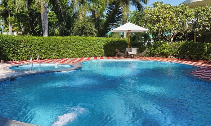 Bail Parao Hotel | Onyx Hotel Corbett