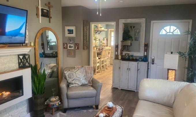 Topeka House | Onyx Oasis I w/Pool, firepit. Close to Washburn U,nexterior security cameras.