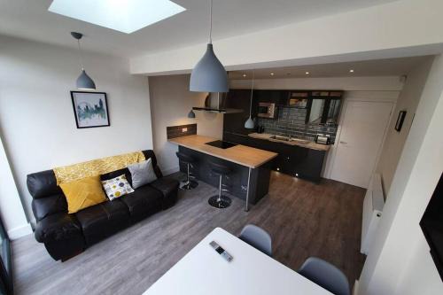 Cleethorpes House | Oole 2 bed & en-suites house with parking near beach