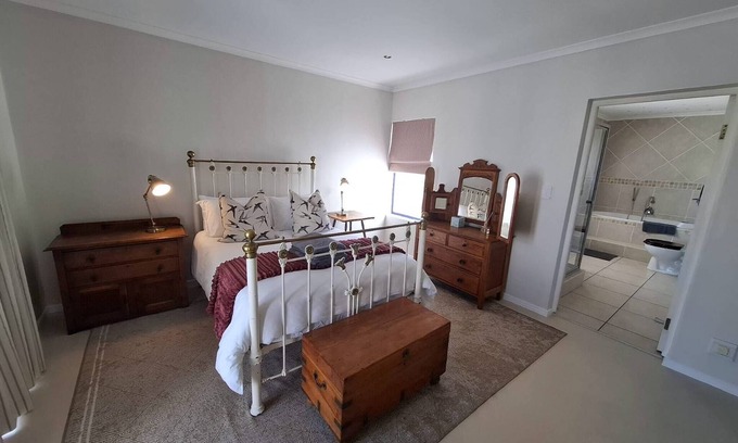 Langebaan House | OosiesRus - Charming Langebaan Villa with Garden View