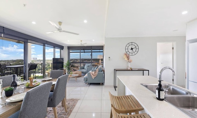 Darwin City Centre Apartment | Opal of Darwin Breezy Living Atop Blue Horizons