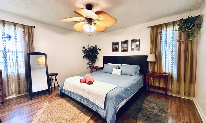 West Ashley House | Open and Comfy 4Bed home w/Patio near Downtown-Folly Beach-Kiawah-Seabrook