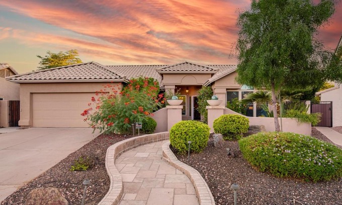 Paradise Valley Village House | Oraibi Oasis