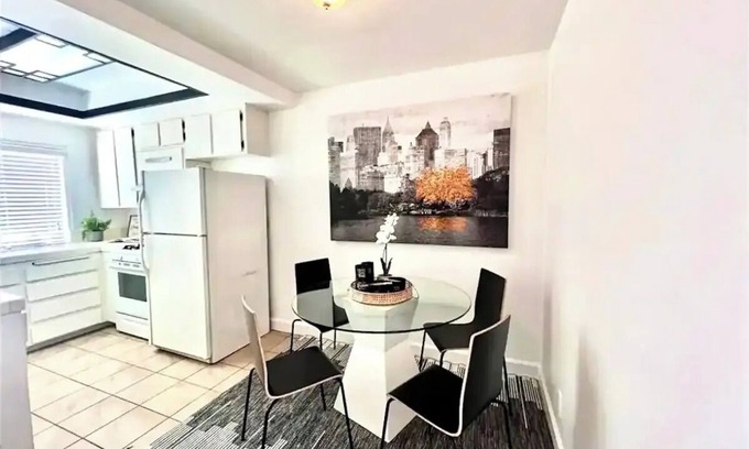 Orange House | Orange Gem I Disney I Chapman I Cozy 2Bedroom Homenn