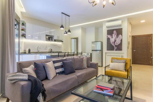 Duhur ash Shuwayr Apartment | Orano - Chic 2-Bedroom Apartment in Bsalim