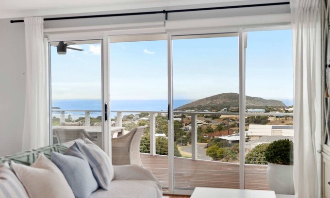 Encounter Bay House | Orca Beach House, Encounter Bay - Wi-Fi and Linen Included