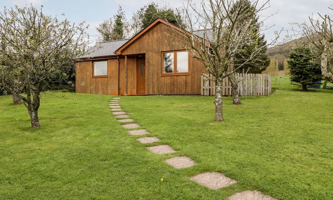 Ledbury Cottage | ORCHARD COTTAGE, pet friendly, with a garden in Ledbury