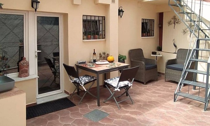 Volos City Centre House | Orfeas Home: Detached house, recently renovated, 2 bedrooms &2 bathroom, parking