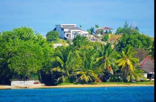 Nosy Boraha Villa | OROKA EDEN