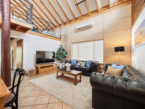 Quindalup House | Osprey Beachside Retreat - Good Times Guaranteed
