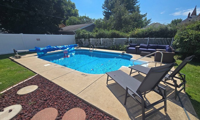 Ottawa House | Ottawa Oasis! Pool, Game room, Pet Friendly!