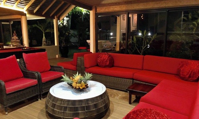 Paopao Villa | Our Cook Bay House