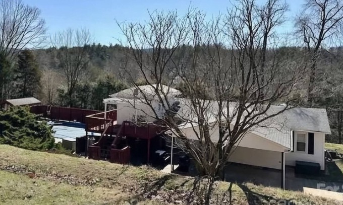 Morganton House | Our Quaint Serene mountain getaway